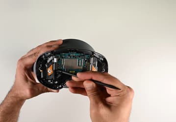 Samsung сделала лучше, чем Apple с её Vision Pro. Разборка гарнитуры Galaxy XR показала, что её конструкция более ремонтопригодна