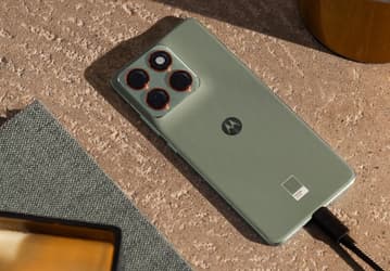 OLED-дисплей 120 Гц, 16 ГБ ОЗУ,  Android 16 и очень быстрая зарядка. Новый смартфон Motorola готовится к выходу