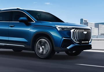 Официальный дилер Geely продал в России битый автомобиль под видом нового — менять машину не хотят