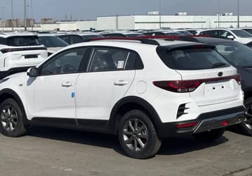 Много Kia Rio российской сборки и новых Chery Tiggo 7L обнаружилось на стоянке бывшего российского завода General Motors