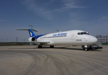 Подвиньтесь, Airbus и Boeing. Китайская COMAC всерьез берется за международный рынок, первый авиалайнер COMAC C909 поставлен в Лаос