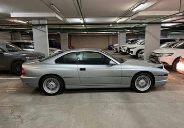 Редкий BMW 8 серии, да ещё и почти без пробега. В России продают BMW 850i