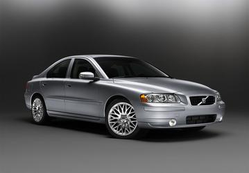 Надёжный седан Volvo S60 почти без пробега продают по цене базовой Lada Vesta