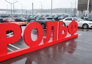 «Это будет народный автомобиль, не премиалка». У Lada Granta может появиться отечественный конкурент от «Рольфа»