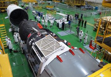 «Союзу МС-27» провели авторский осмотр и накатку головного обтекателя