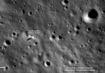 Данные Chandrayaan-3 указали на обширные запасы водяного льда вблизи лунных полюсов