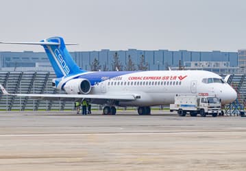 Китайские самолеты могут полететь во Вьетнам вместо лайнеров Airbus и Boeing: Vietjet Air планирует взять в аренду два COMAC C909
