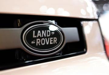 Преемник Range Rover Velar получился очень большим