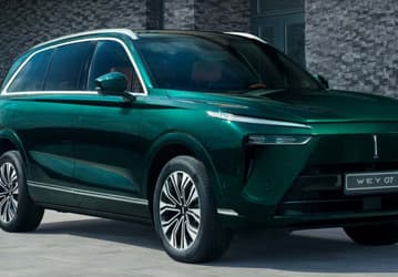 Аналоги Toyota Alphard и Lexus TX, только гораздо дешевле: полноприводные минивэн Wey 80 и кроссовер Wey 07 стали доступнее на 150-500 тыс. рублей