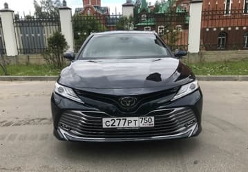 В продаже появилась новая Toyota Camry, выпущенная в России, с полноценным автоматом