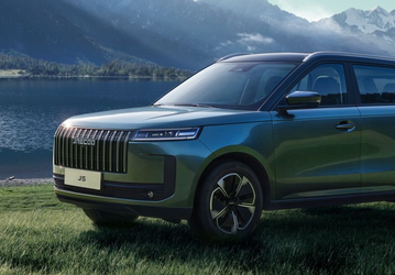С прицелом на Range Rover: в России состоялась презентация Jaecoo J5. Появился первый отзыв