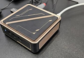 Представлен мини-ПК Edge AI на процессорах AMD Ryzen AI 300-й серии — один из самых тонких в классе