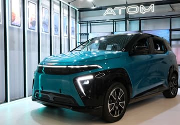 Электромобиль «Атом» получит российские стёкла с дисплеем дополненной реальности