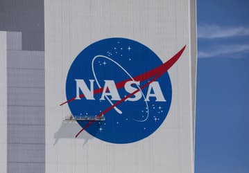 NASA теряет финансирование из-за Илона Маска: будут расторгнуты контракты на 420 миллионов долларов, включая 45 миллионов на консалтинг