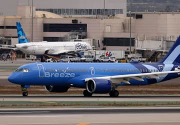 Популярный авиалайнер Airbus A220 снова начал ржаветь раньше срока, но полеты пока не отменяют