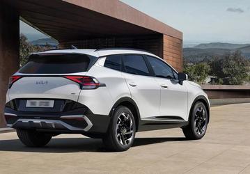 В России начали продавать Kia Sportage 2025 года. Цены по дороге упали на 600 000 рублей, плюс можно получить скидку 450 000 рублей