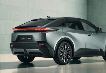 Представлен новейший Toyota C-HR+ с физическими кнопками и ручками