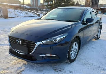 Японская Mazda 3 с автоматом за 1,79 млн рублей или новая Lada Vesta? В России продают 8-летнюю Mazda Axela с пробегом всего 8700 км