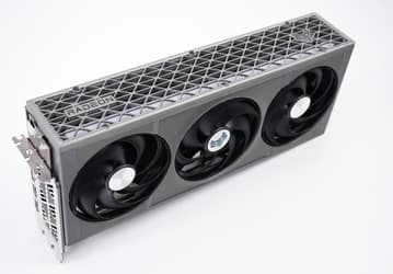 Намного выгоднее новых GeForce RTX 50, и даже с трассировкой лучей всё хорошо. Тесты Radeon RX 9070 и 9070 XT показывают, на что способны новинки