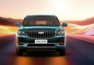 Представлены новые версии Geely Monjaro: с улучшенным оснащением, 2,0-литровым мотором и 8-ступенчатым «автоматом», но без полного привода