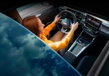 Первый большой кроссовер Dacia гораздо дешевле Kia Sportage и Toyota RAV4 вызвал ажиотаж: за Bigster уже выстроилась многотысячная очередь
