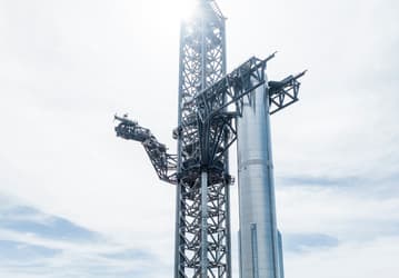 Теперь Starship и Super Heavy будут ловить сразу две Mechazilla: завершились новые испытания второй башни