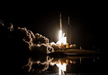 Спасательный SpaceX Crew Dragon с российским космонавтом не взлетел из-за технических проблем и сильного ветра