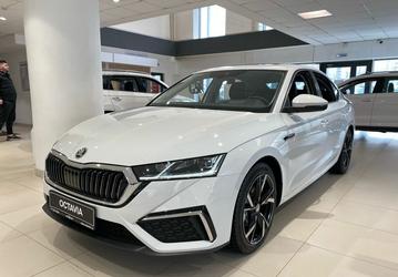 В России продают десятки новых Skoda Octavia (A8) с расходом 5,5 л на 100 км