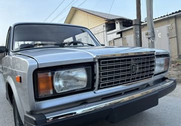 Надёжные «Жигули» с запахом нового авто предлагают в качестве альтернативы современным машинам сомнительного качества. Один из последних ВАЗ-21074 выставили на продажу