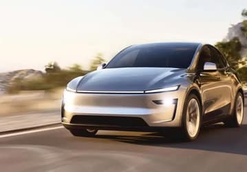 В Россию начали поставлять полноприводные кроссоверы Tesla Model Y 2025, объявлены цены