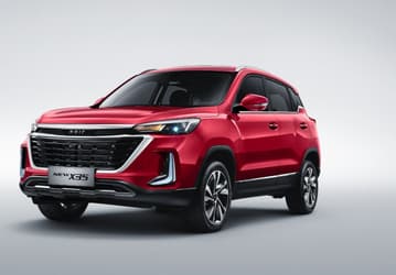 136-сильный кроссовер с автоматизированной коробкой передач по цене 106-сильной Lada Vesta с «механикой». BAIC X35 подешевел до 1,65 млн рублей