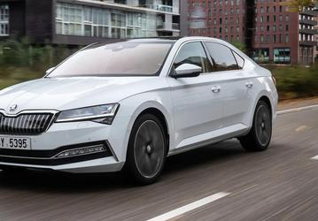Новые Skoda Superb продают в России за 2,66 млн рублей — дешевле «китайцев»