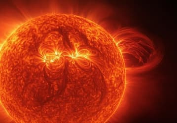 На Солнце произошла мощнейшая вспышка — она длилась 41 минуту