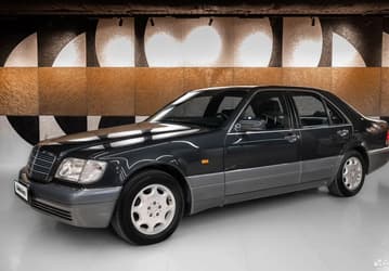 Легендарный Mercedes S-Class W140 в состоянии «капсула времени» продают в России за 8,3 млн рублей, пробег за 30 лет — всего 28 тыс. км