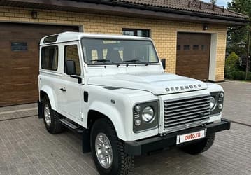 В России продают 10-летний Land Rover Defender в состоянии новой машины: 122 л.с. и проходимость не хуже, чем у «Нивы» или Suzuki Jimny