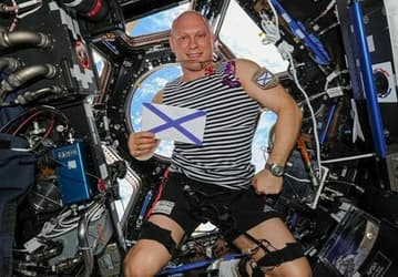 «Когда готовишься лететь на "Союзе", то сдаешь порядка 150 экзаменов, а на Crew Dragon — не больше 10», — космонавт рассказал о разнице в полётах на двух кораблях