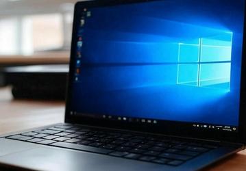 Некоторые пользователи Windows 10 сообщают, что после обновления система очень сильно тормозит, не работают принтеры, не сохраняются настройки