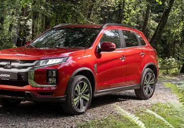 В России до сих пор продают новые Mitsubishi ASX 2022 года выпуска, цены — от 2,8 млн рублей