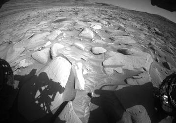 Новости с Марса: марсоход Curiosity продолжает исследования сложного рельефа, несмотря на препятствия