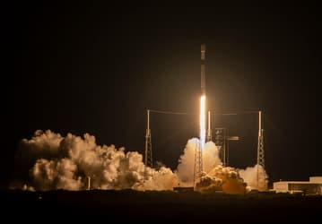 Не только Starlink: SpaceX запустила ракету Falcon 9 с разведывательными американскими спутниками