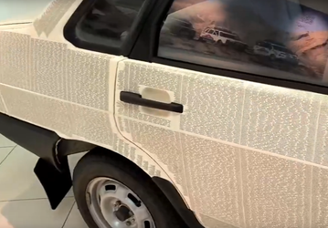 До уникальной Lada Iskra с именами сотрудников на кузове АвтоВАЗ сделал подобную Lada Samara (авто показали на видео)