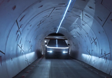 Автомобили Tesla теперь сами сходят с конвейера и без помощи людей едут на отгрузку за пару километров