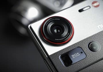 Единственный флагман без вырезов и отверстий, с IP68, крошечной рамкой и топовой 35-мм камерой. Nubia Z70S Ultra Photographer Edition оценили в 560 долларов
