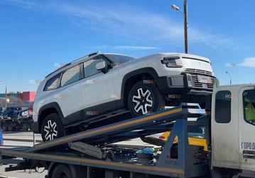 Одноклассник Toyota Land Cruiser 250 с пневмоподвеской уже в России: перед официальным началом продаж к нам прибыли новые внедорожники Deepal G318