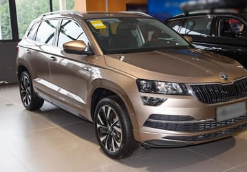 Skoda Kamiq — 3,3 млн рублей, Skoda Octavia Pro — 3,5 млн рублей, а новейший Superb 2025 — всего 3,8 млн рублей. Новые Skoda у дилеров заметно подешевели