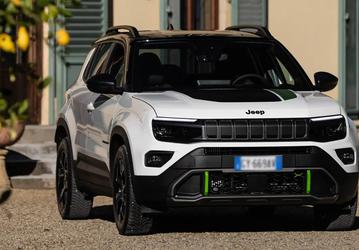 Полноприводный Jeep с расходом 5,4 л на 100 км за 30 500 евро (2,9 млн рублей). Внедорожник Avenger 4xe приблизился по цене к бестселлеру Dacia Duster