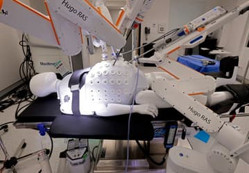 Результаты превзошли все ожидания: робота Hugo протестировали в 137 реальных хирургических операциях — на простате, почках и мочевом пузыре