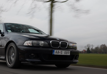 В продаже появился уникальный BMW M5 производства Volkswagen с мотором W10