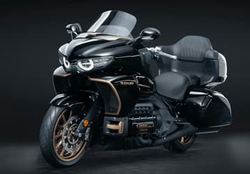 На замену Honda Gold Wing. Great Wall Souo — первый в мире мотоцикл с горизонтально-оппозитным 8-цилиндровым мотором — может официально появиться в России