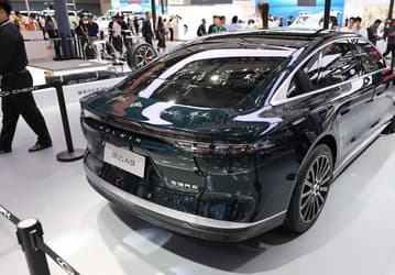 Самый большой седан Chery получил 5-метровый кузов, автопилот 3-го уровня и запас хода 1400 км. Представлен новый флагман Fulwin A9
